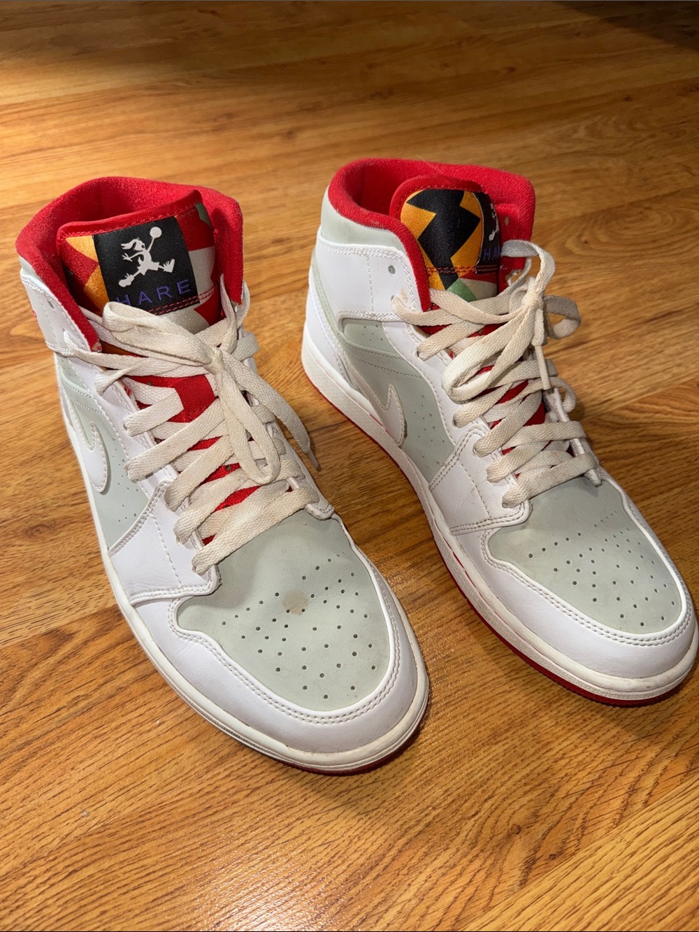 Jordan 1 Retro
Hare Jordan (2015)